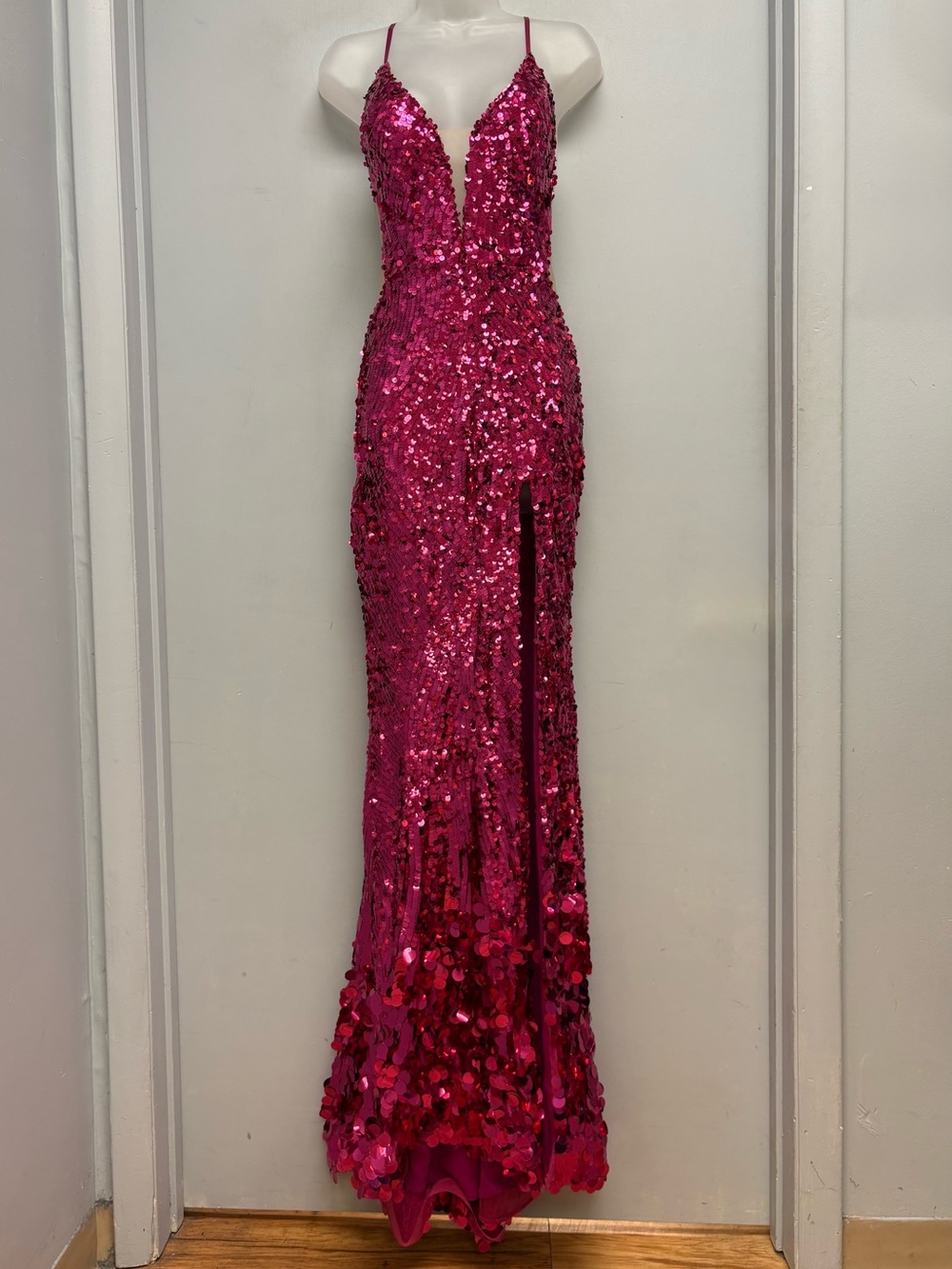 Alyce Paris Hot Pink Sequin Plunge Mesh Inset Prom / Pageant Gown Dress Size 0